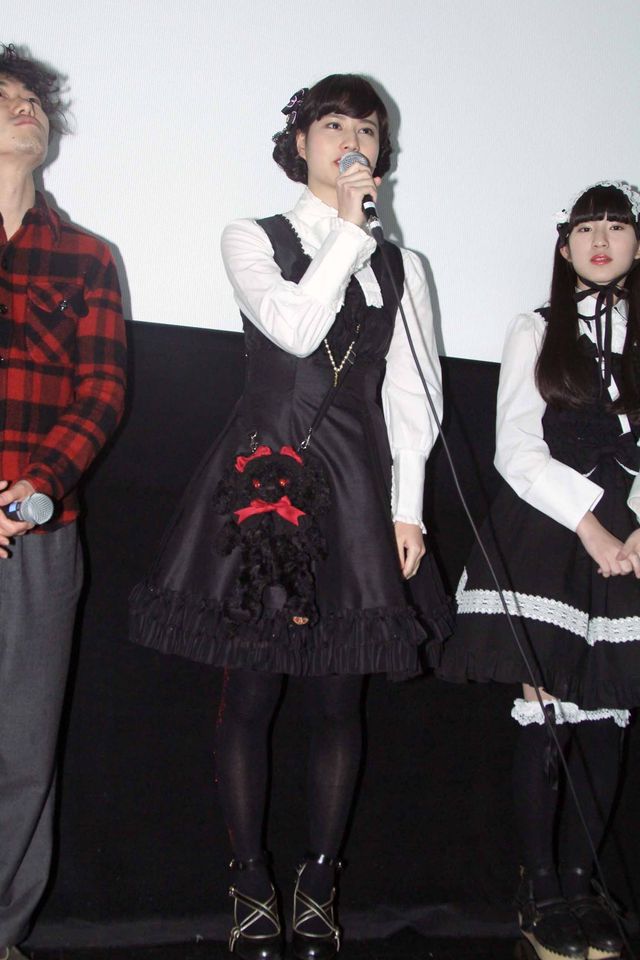 橋本愛＆蒼波純がロリータ衣装で登場！フォトギャラリー（5枚目）