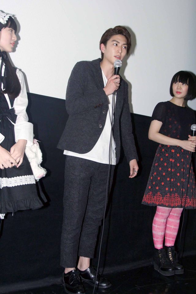 橋本愛＆蒼波純がロリータ衣装で登場！フォトギャラリー（8枚目）