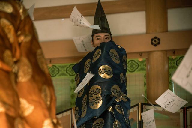 伊周、発狂！渾身の呪詛シーン「光る君へ」第38回場面写真（10枚目）