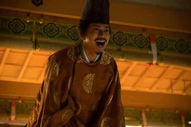 伊周、発狂！渾身の呪詛シーン「光る君へ」第38回場面写真（12枚目）