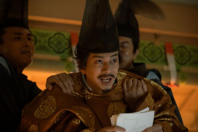 伊周、発狂！渾身の呪詛シーン「光る君へ」第38回場面写真（14枚目）