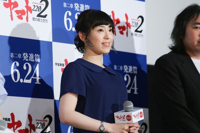 夫婦のヤマト風イラストに感激しすぎて真顔になる神田沙也加 - 『宇宙戦艦ヤマト2202 愛の戦士たち／第二章　発進篇』最速先行上映会（12枚目）