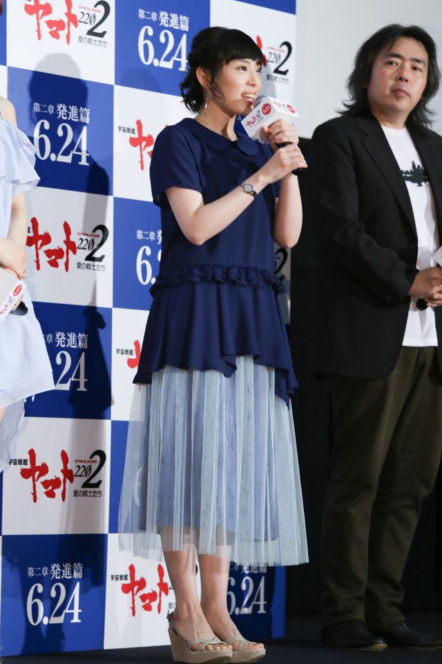 夫婦のヤマト風イラストに感激しすぎて真顔になる神田沙也加 - 『宇宙戦艦ヤマト2202 愛の戦士たち／第二章　発進篇』最速先行上映会（14枚目）