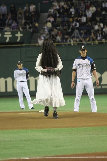 貞子、始球式登板フォトギャラリー（6枚目）