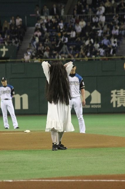 貞子、始球式登板フォトギャラリー（9枚目）