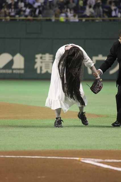 貞子、始球式登板フォトギャラリー（14枚目）