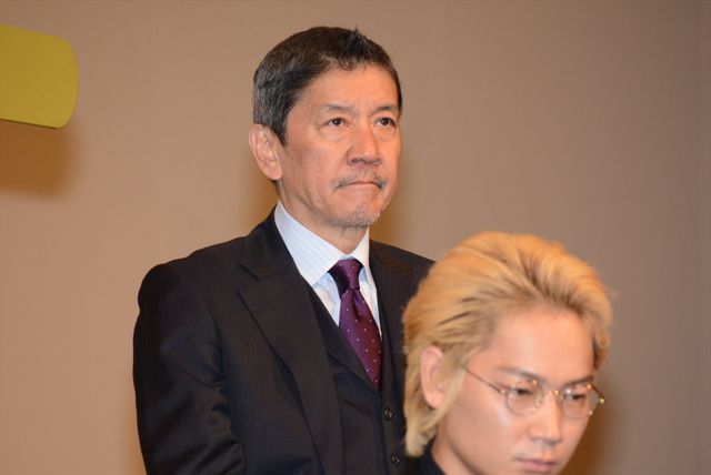 佐藤浩市、榮倉奈々、綾野剛、瑛太、窪田正孝、坂口健太郎らが大集合！映画『64－ロクヨン－前編／後編』完成報告会見フォトギャラリー（6枚目）