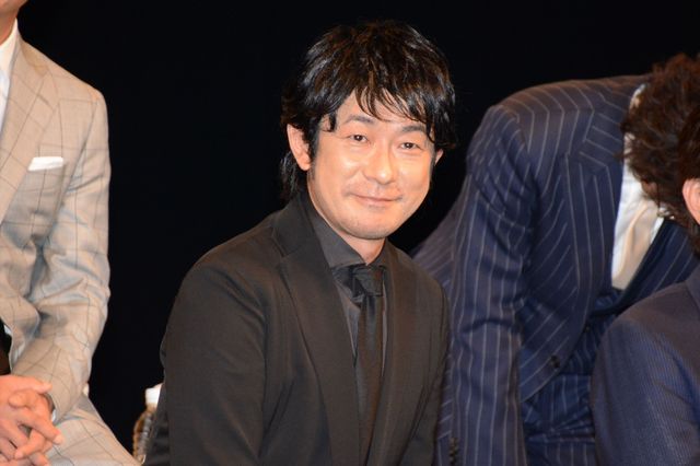 佐藤浩市、榮倉奈々、綾野剛、瑛太、窪田正孝、坂口健太郎らが大集合！映画『64－ロクヨン－前編／後編』完成報告会見フォトギャラリー（11枚目）