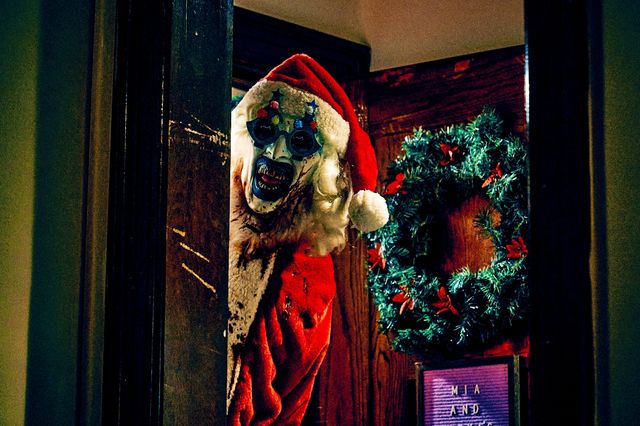 メリークリスマス…映画『テリファー 聖夜の悪夢』より