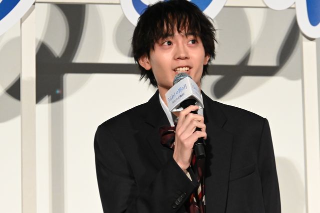 安斉星来が背中ざっくり！道枝駿佑・水沢林太郎『うるわしの宵の月』初日舞台挨拶の様子（4枚目）