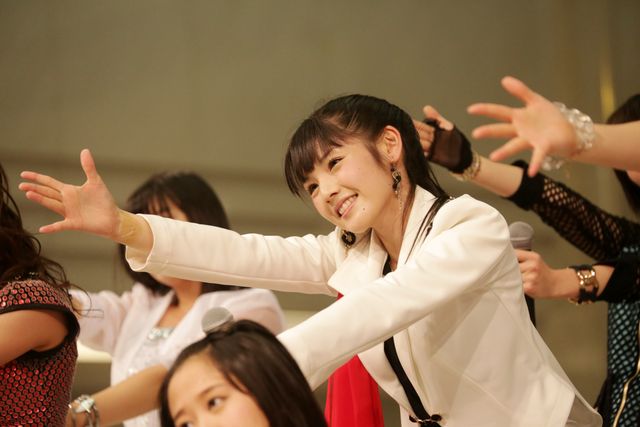 道重さゆみ、モー娘。OGにコメントフォトギャラリー（8枚目）