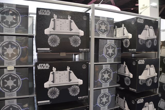 『スター・ウォーズ』限定1,500セットのライトセーバーボックス！「D23」限定グッズまとめ（8枚目）