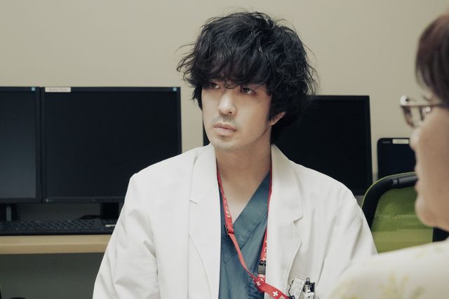 三瓶先生＆ミヤビのババ抜きが可愛すぎる！「アンメット」第8話場面写真（5枚目）