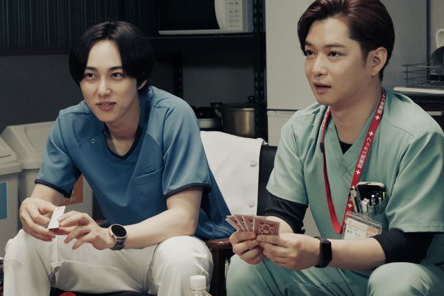 三瓶先生＆ミヤビのババ抜きが可愛すぎる！「アンメット」第8話場面写真（9枚目）