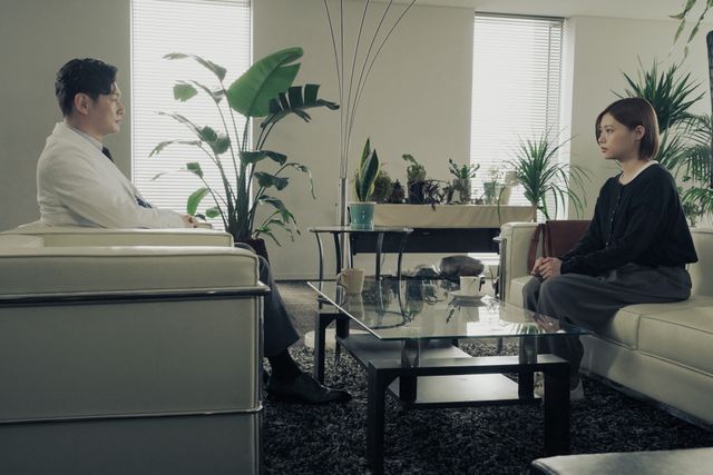 三瓶先生＆ミヤビのババ抜きが可愛すぎる！「アンメット」第8話場面写真（15枚目）