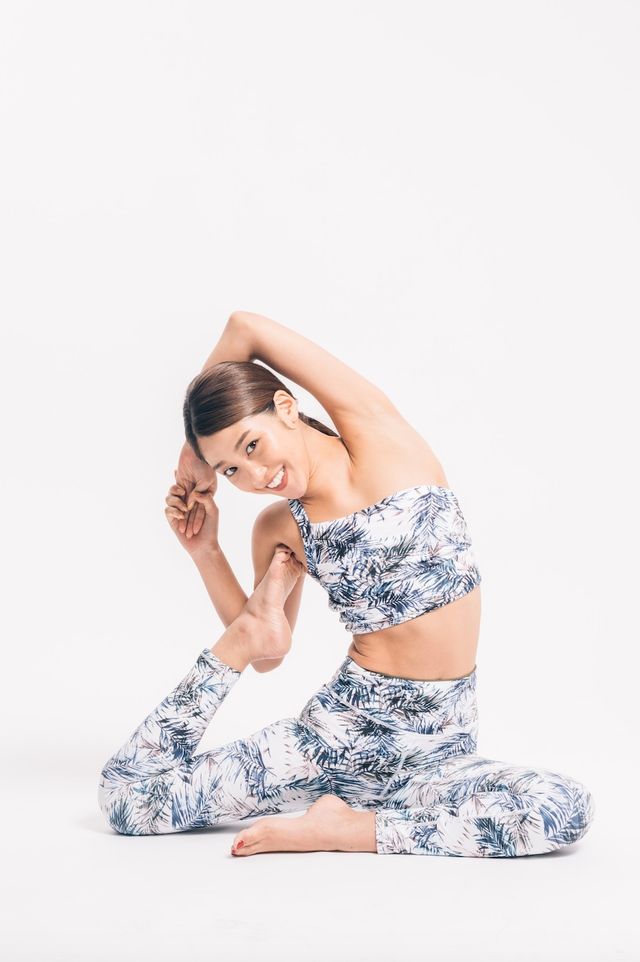 岡副麻希のヘルシー“軟体ボディ”に密着！（3枚目）