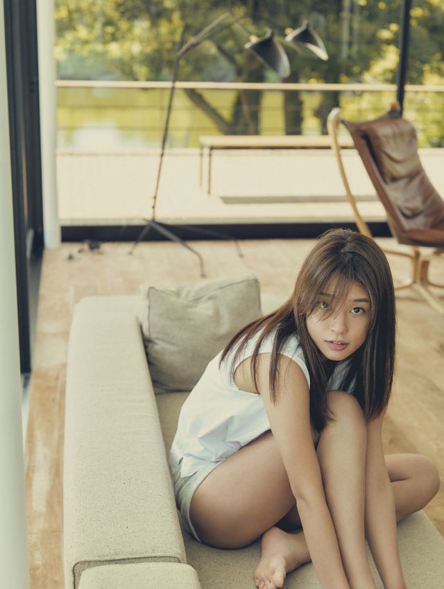 岡副麻希のヘルシー“軟体ボディ”に密着！（5枚目）