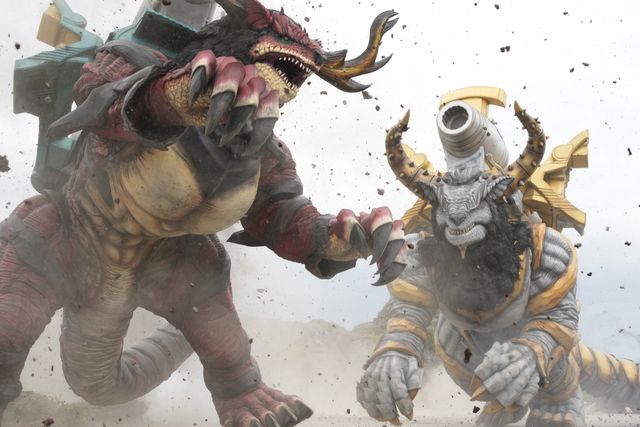 炎角vs絶炎角、ド迫力の角獣バトル！