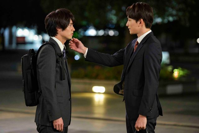 瞳がうるうる＆キラキラしている安達「30歳まで童貞だと魔法使いになれるらしい」第7話場面カット（2枚目）