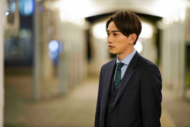 瞳がうるうる＆キラキラしている安達「30歳まで童貞だと魔法使いになれるらしい」第7話場面カット（6枚目）