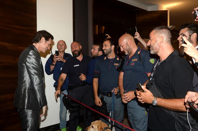 ジム・キャリー、女性フォトグラファーにキスも！（7枚目）