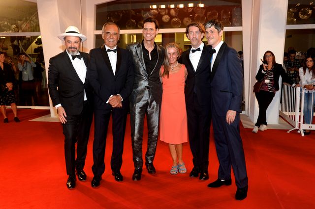 ジム・キャリー、女性フォトグラファーにキスも！（8枚目）