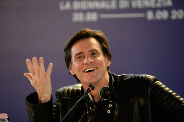 ジム・キャリー、女性フォトグラファーにキスも！（12枚目）