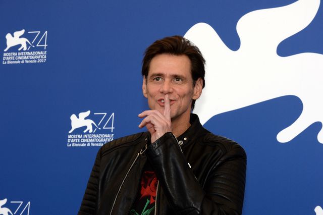 ジム・キャリー、女性フォトグラファーにキスも！（15枚目）