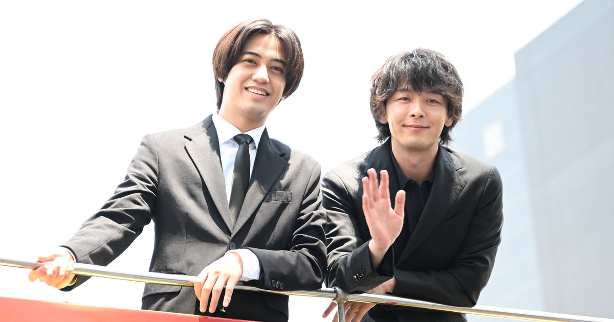 高橋海人x中村倫也、昼時の赤坂にサプライズ登場 通行人が騒然