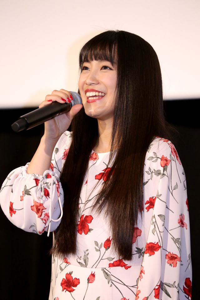 坂口健太郎＆miwaが二人で100ポーズ！『君と100回目の恋』女子高生限定試写会フォトギャラリー（4枚目）