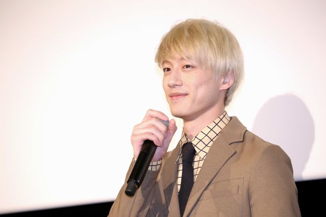 坂口健太郎＆miwaが二人で100ポーズ！『君と100回目の恋』女子高生限定試写会フォトギャラリー（7枚目）