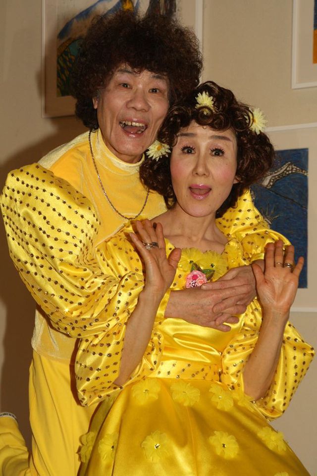 林家ペー＆パー子が全身まっきいろに！フォトギャラリー（6枚目）