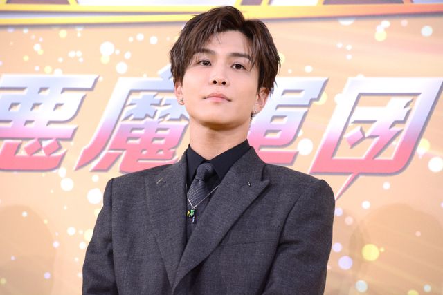 岩田剛典、まばゆいオーラ！『聖☆おにいさん』映画版、完成報告会の様子（3枚目）