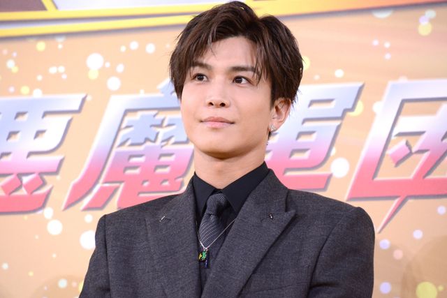 岩田剛典、まばゆいオーラ！『聖☆おにいさん』映画版、完成報告会の様子（5枚目）