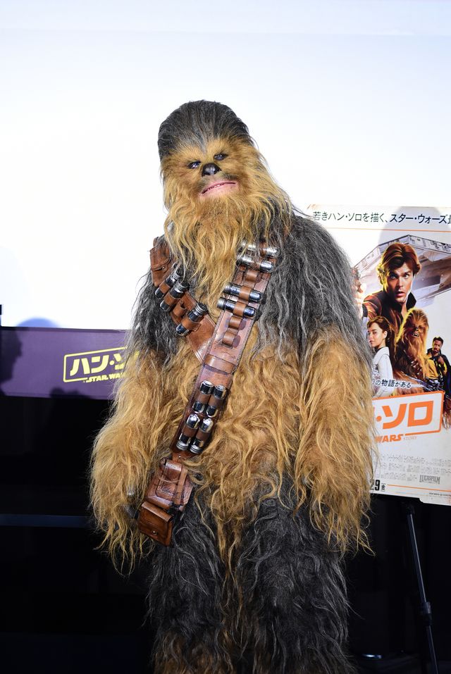 及川光博、イベントでチューバッカとハグ！『ハン・ソロ』特別イベント（3枚目）