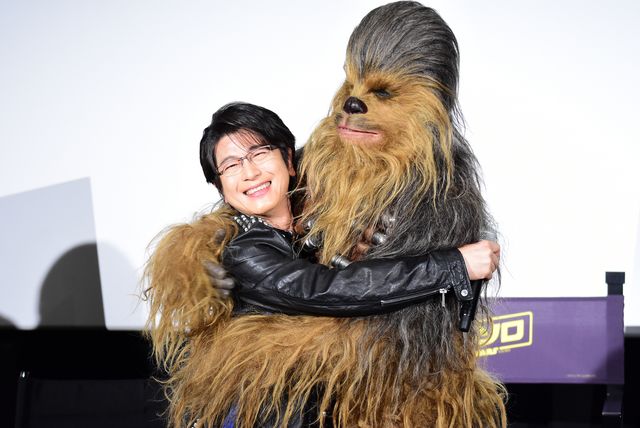 及川光博、イベントでチューバッカとハグ！『ハン・ソロ』特別イベント（11枚目）