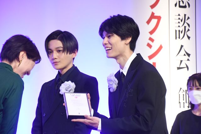 萩原利久＆八木勇征、超多忙！『美しい彼』舞台挨拶後にギャラクシー賞贈賞式へ（3枚目）