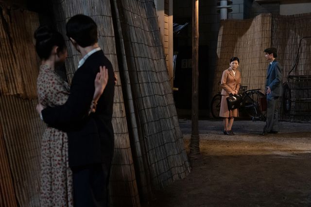 何かを目撃…？「虎に翼」第64回の場面写真：フォトギャラリー