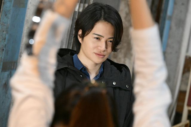 「放送局占拠」アマビエがマスクを外す！第3話場面写真（ネタバレあり）：フォトギャラリー