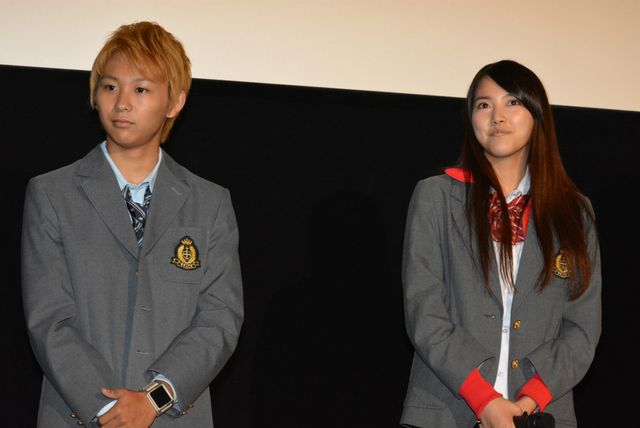 須賀健太が金髪に！舞台あいさつ写真ギャラリー（7枚目）