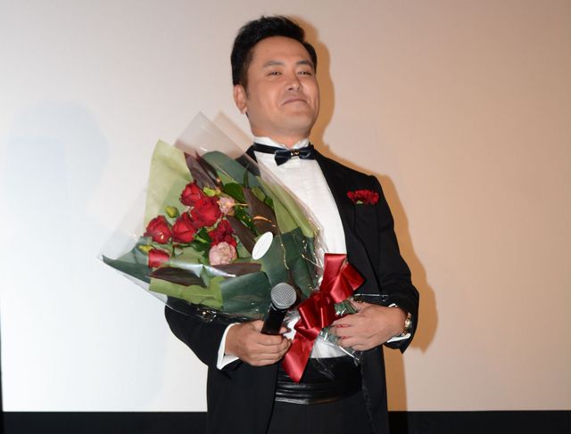 くりぃむ有田、なりきり『007』＆緊張でガチガチ！フォトギャラリー（4枚目）