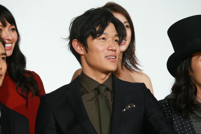 白石隼也＆鈴木亮平が『彼岸島』丸太にヒットを願う？フォトギャラリー（8枚目）