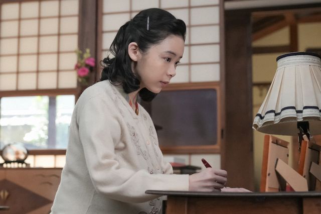 もう助からない…愛助がトミに聞く 「ブギウギ」第85回の場面写真（3枚目）