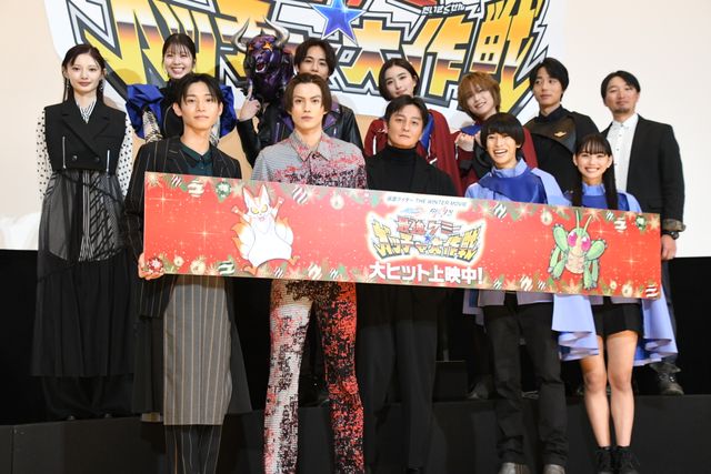 ギーツ・簡秀吉、バッファ・杢代和人不在でボケ連発!?『ガッチャード&ギーツ』初日舞台あいさつ:フォトギャラリー