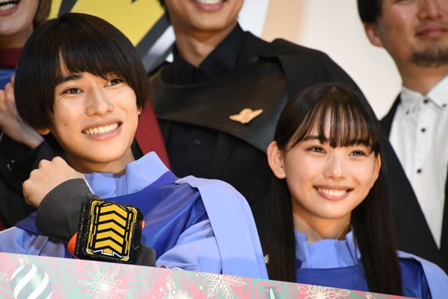 ギーツ・簡秀吉、バッファ・杢代和人不在でボケ連発!？『ガッチャード＆ギーツ』初日舞台あいさつ（2枚目）