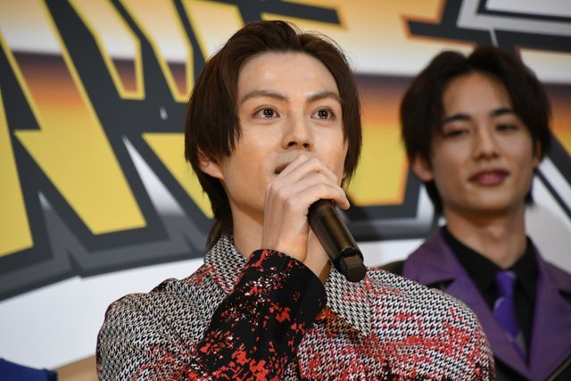 ギーツ・簡秀吉、バッファ・杢代和人不在でボケ連発!？『ガッチャード＆ギーツ』初日舞台あいさつ（9枚目）