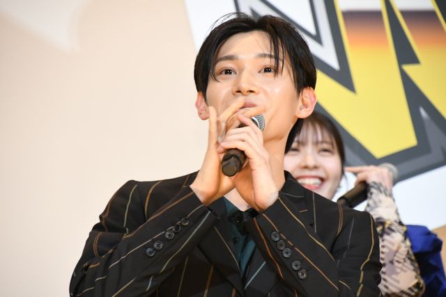 ギーツ・簡秀吉、バッファ・杢代和人不在でボケ連発!？『ガッチャード＆ギーツ』初日舞台あいさつ（10枚目）