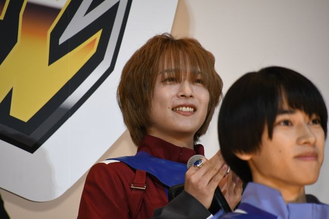 ギーツ・簡秀吉、バッファ・杢代和人不在でボケ連発!？『ガッチャード＆ギーツ』初日舞台あいさつ（16枚目）