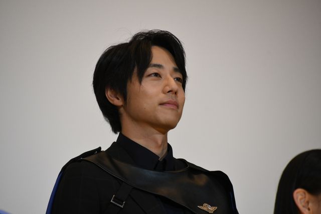 ギーツ・簡秀吉、バッファ・杢代和人不在でボケ連発!？『ガッチャード＆ギーツ』初日舞台あいさつ（17枚目）