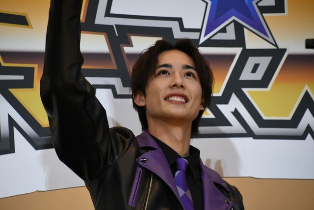 ギーツ・簡秀吉、バッファ・杢代和人不在でボケ連発!？『ガッチャード＆ギーツ』初日舞台あいさつ（19枚目）